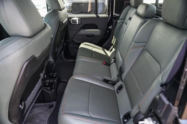 new 2025 Jeep Gladiator car, priced at $53,282