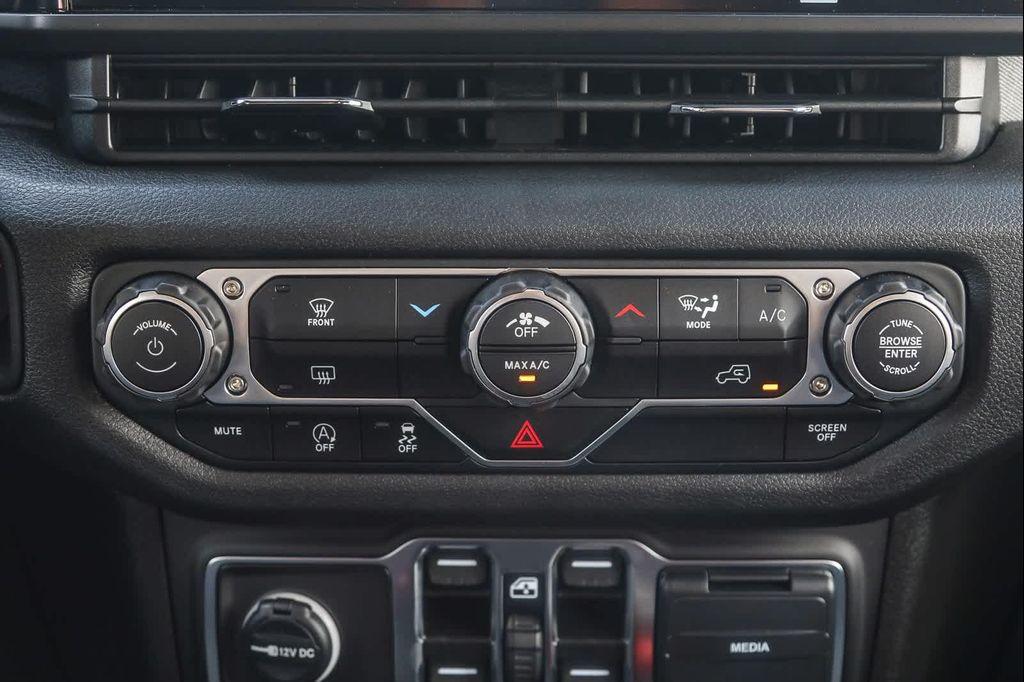 new 2025 Jeep Wrangler car, priced at $47,150