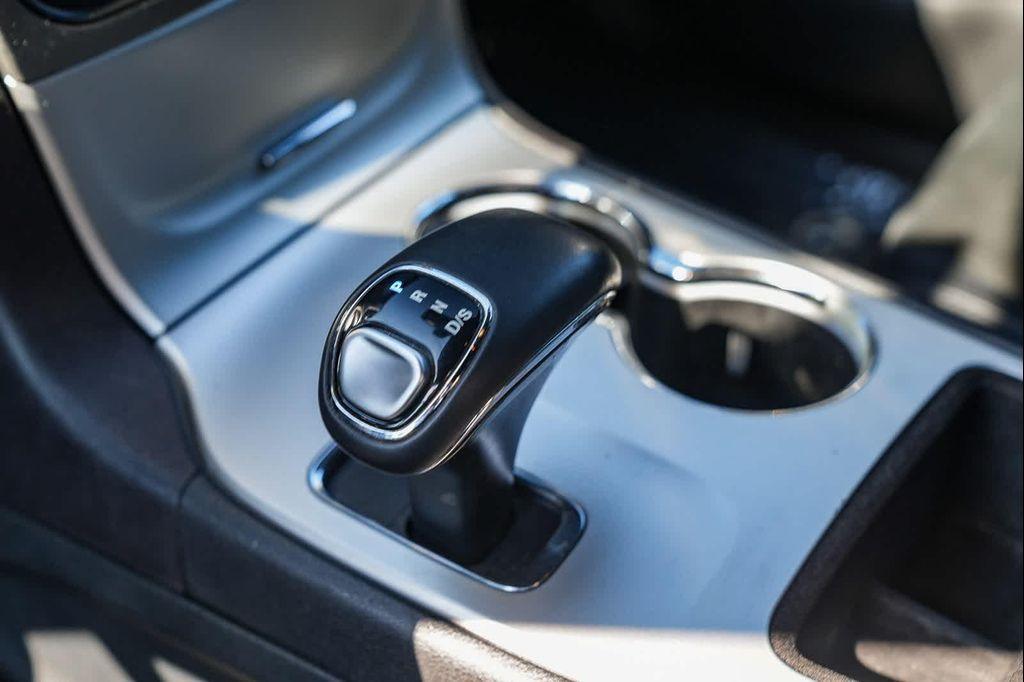 used 2015 Jeep Grand Cherokee car, priced at $13,888