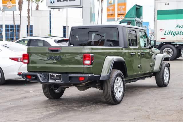 used 2022 Jeep Gladiator car, priced at $33,807