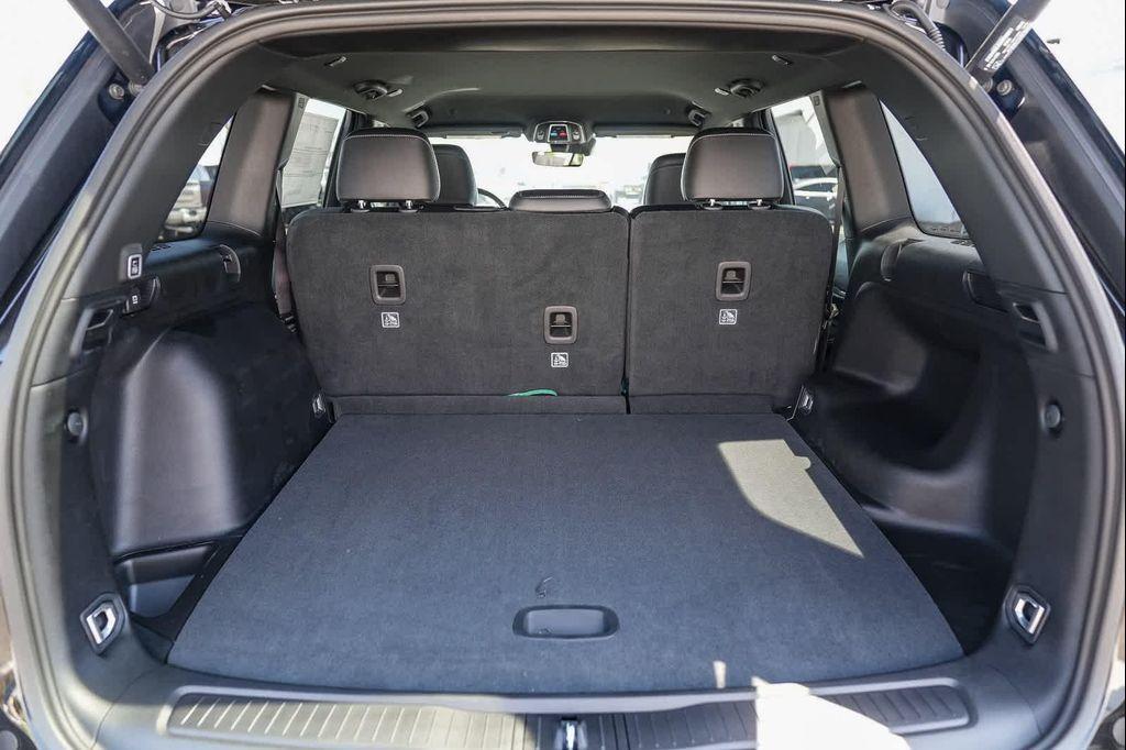 new 2025 Jeep Grand Cherokee car, priced at $41,145