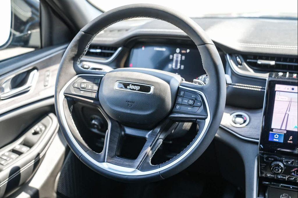 new 2025 Jeep Grand Cherokee car, priced at $41,145
