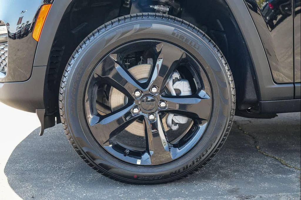 new 2025 Jeep Grand Cherokee car, priced at $41,145