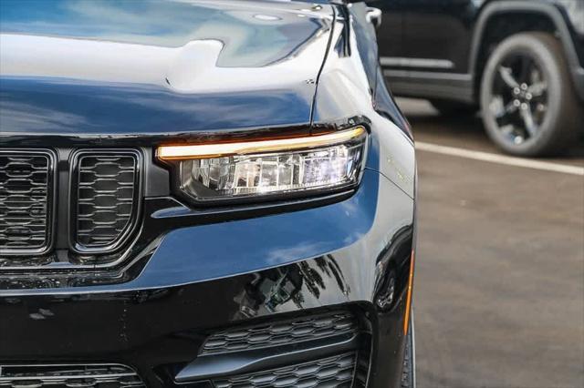 new 2025 Jeep Grand Cherokee car, priced at $43,675