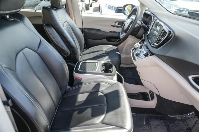 used 2024 Chrysler Pacifica car, priced at $25,839