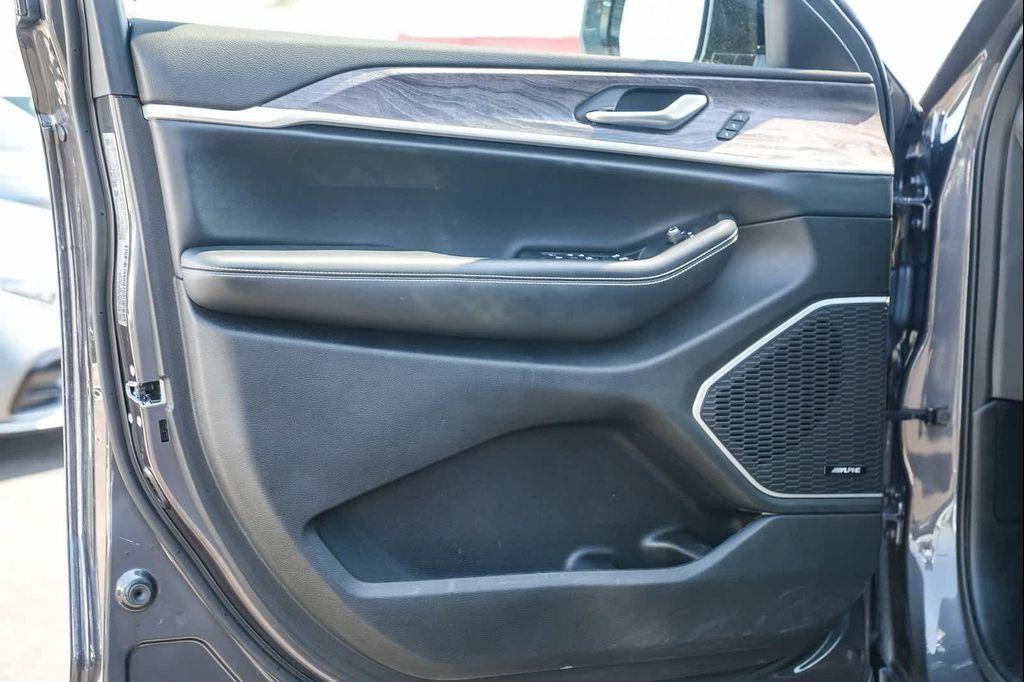 used 2022 Jeep Grand Cherokee car, priced at $33,145