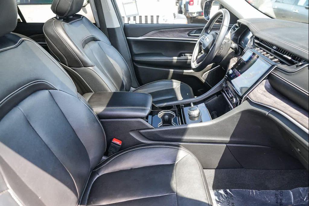 used 2022 Jeep Grand Cherokee car, priced at $33,145