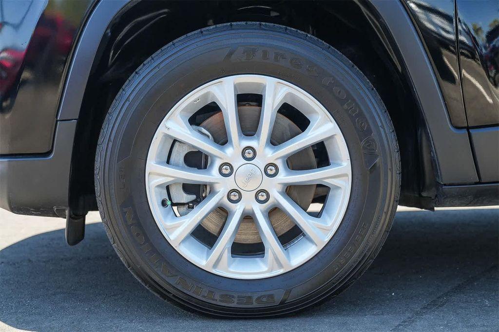 used 2022 Jeep Cherokee car, priced at $23,830