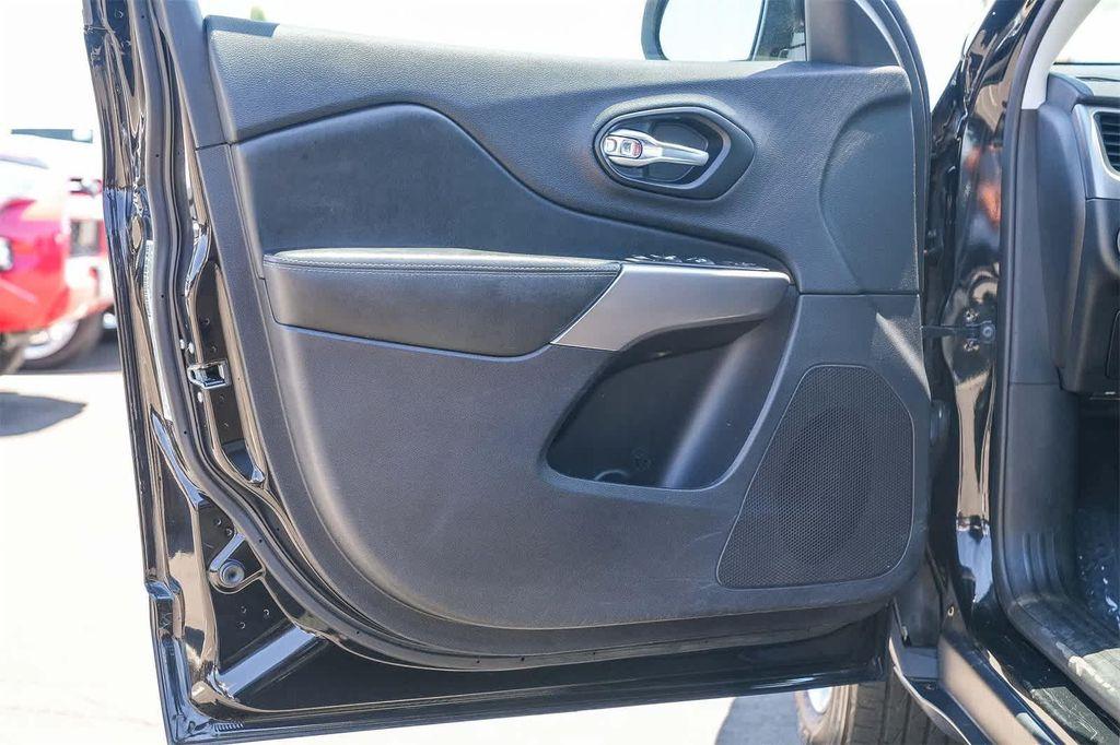 used 2022 Jeep Cherokee car, priced at $23,830