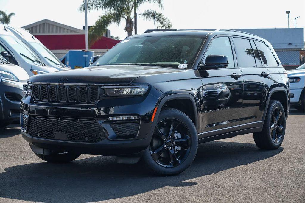 new 2025 Jeep Grand Cherokee car, priced at $43,410