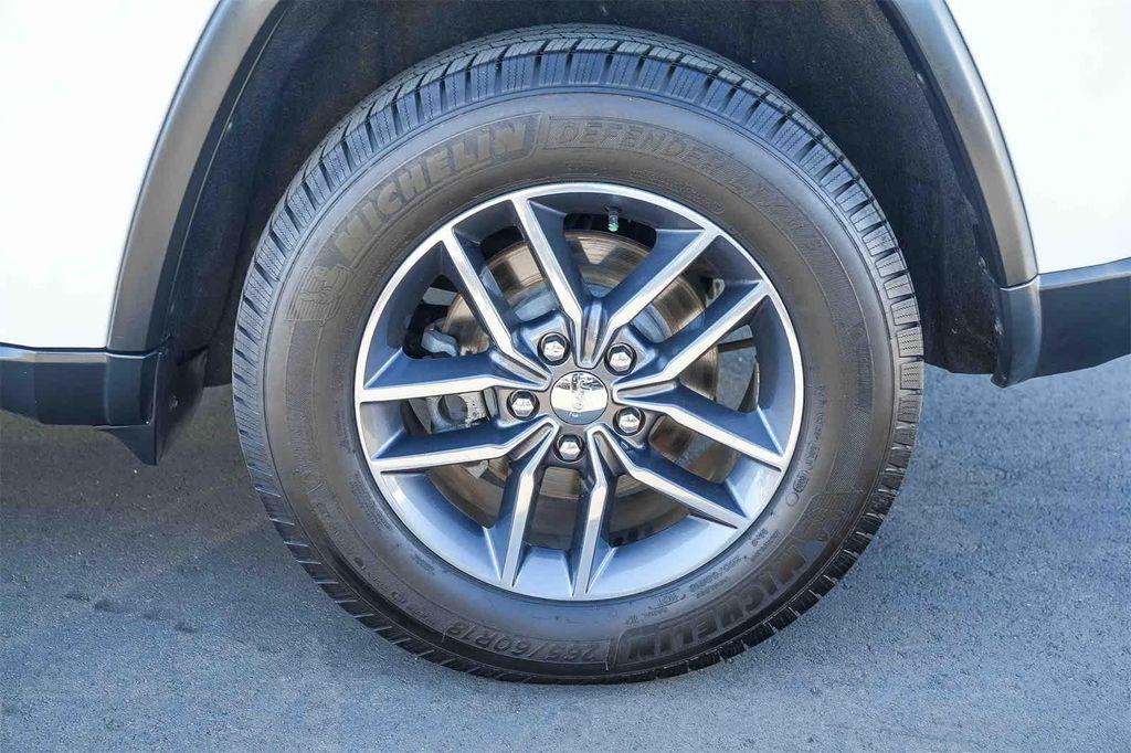 used 2017 Jeep Grand Cherokee car, priced at $15,650