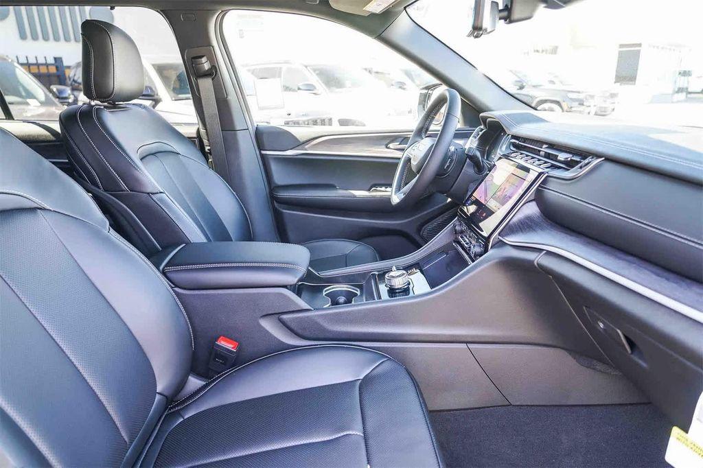 new 2025 Jeep Grand Cherokee L car, priced at $48,415