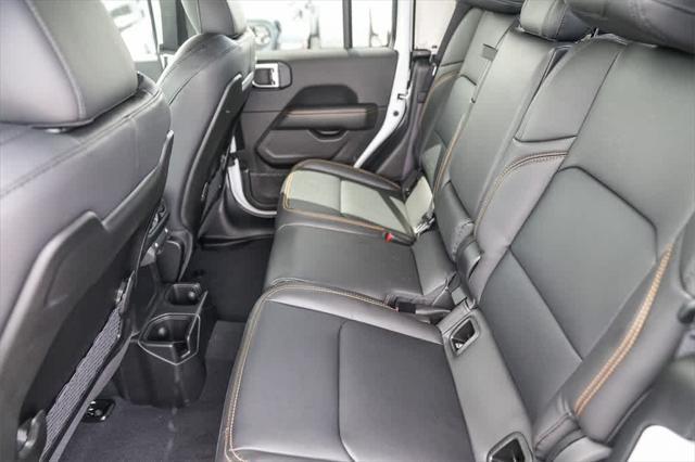 new 2025 Jeep Gladiator car, priced at $46,040
