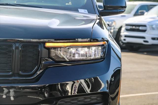 new 2025 Jeep Grand Cherokee car, priced at $43,675