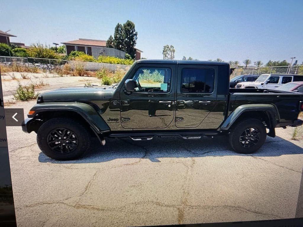 used 2022 Jeep Gladiator car, priced at $33,979