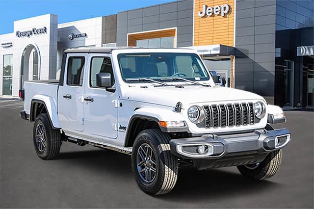 new 2024 Jeep Gladiator car, priced at $35,139