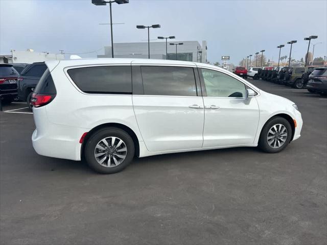 used 2022 Chrysler Pacifica Hybrid car, priced at $25,501