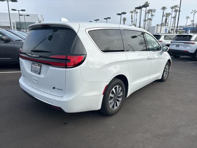 used 2022 Chrysler Pacifica Hybrid car, priced at $25,501