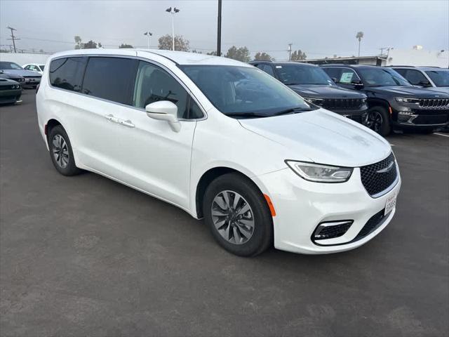 used 2022 Chrysler Pacifica Hybrid car, priced at $25,501