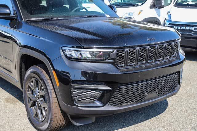 new 2024 Jeep Grand Cherokee car, priced at $41,179