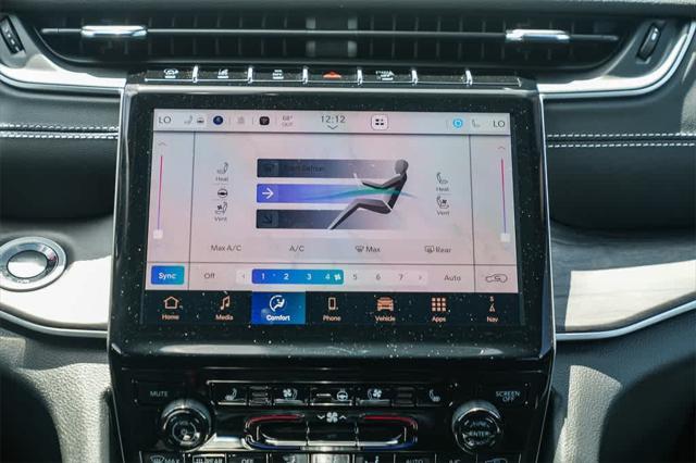 new 2025 Jeep Grand Cherokee car, priced at $46,696