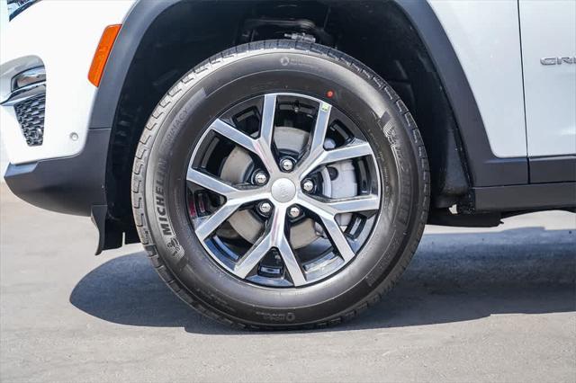 new 2025 Jeep Grand Cherokee car, priced at $46,696