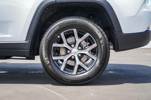 new 2025 Jeep Grand Cherokee car, priced at $46,696