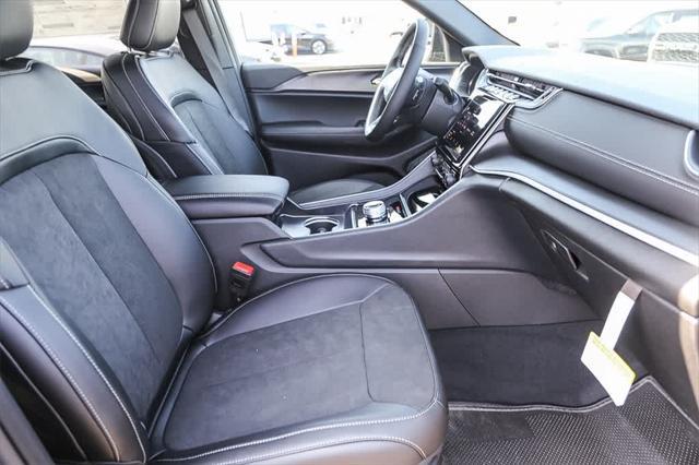 new 2025 Jeep Grand Cherokee L car, priced at $39,992