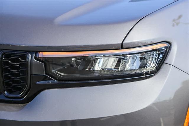new 2025 Jeep Grand Cherokee L car, priced at $39,992
