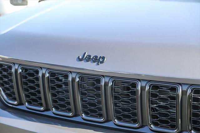 new 2025 Jeep Grand Cherokee L car, priced at $39,992