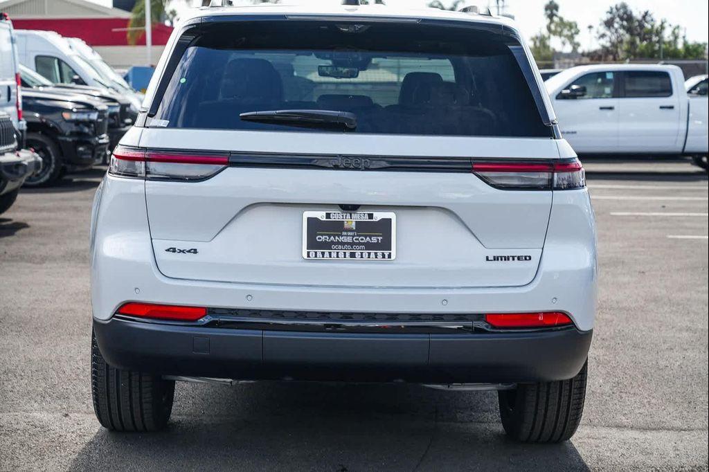 new 2025 Jeep Grand Cherokee car, priced at $49,085