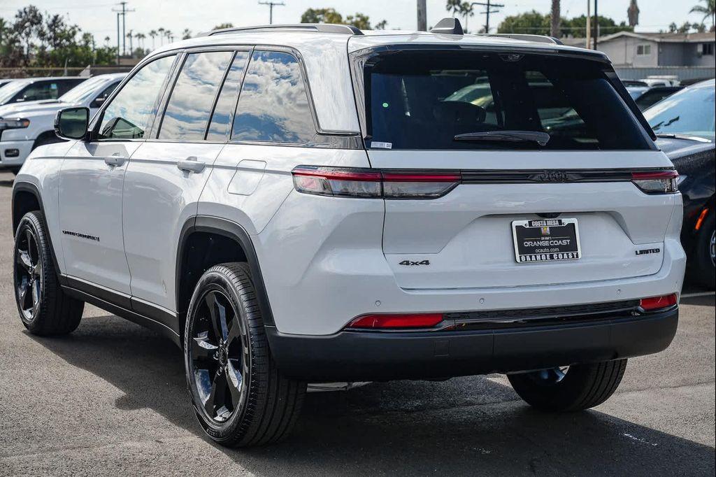 new 2025 Jeep Grand Cherokee car, priced at $49,085
