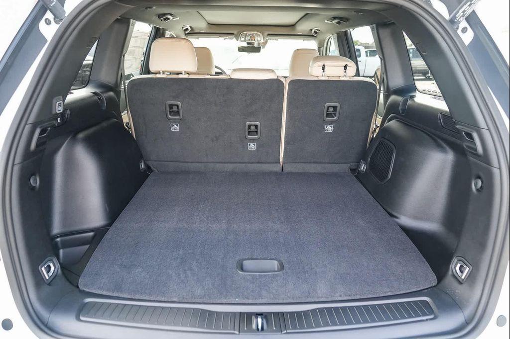 new 2025 Jeep Grand Cherokee car, priced at $49,085