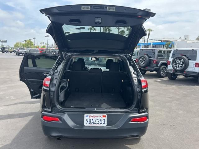 used 2016 Jeep Cherokee car, priced at $12,995