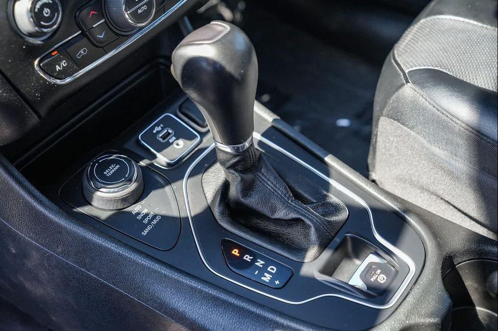 used 2022 Jeep Cherokee car, priced at $22,561