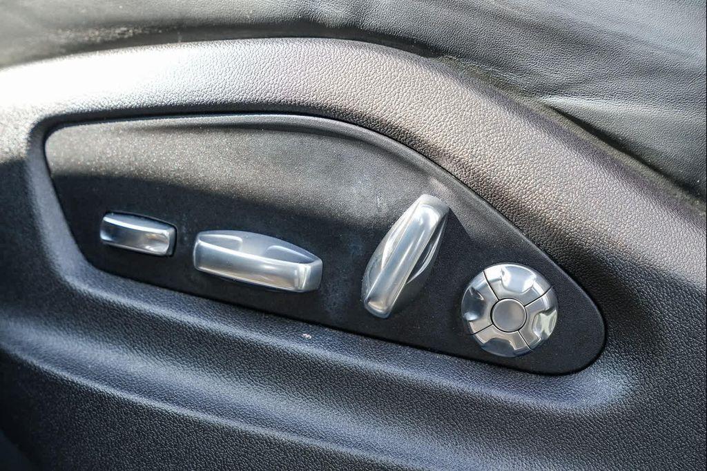 used 2019 Porsche Cayenne car, priced at $38,484