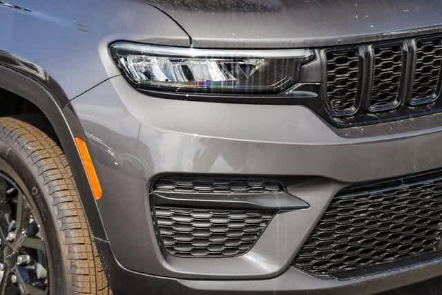 new 2024 Jeep Grand Cherokee car, priced at $44,679