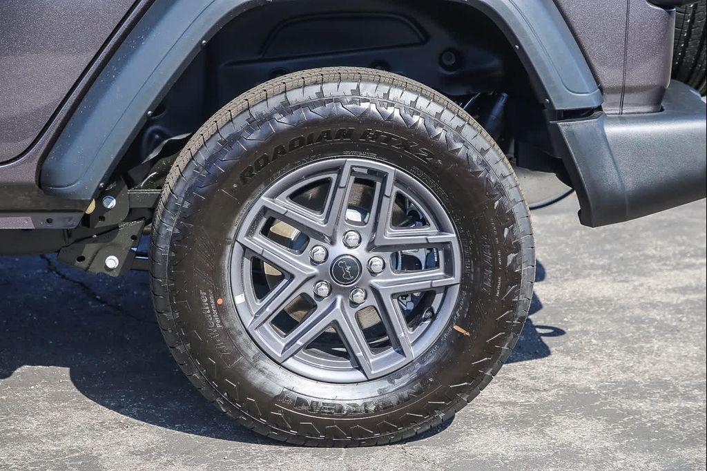 new 2025 Jeep Wrangler car, priced at $40,395