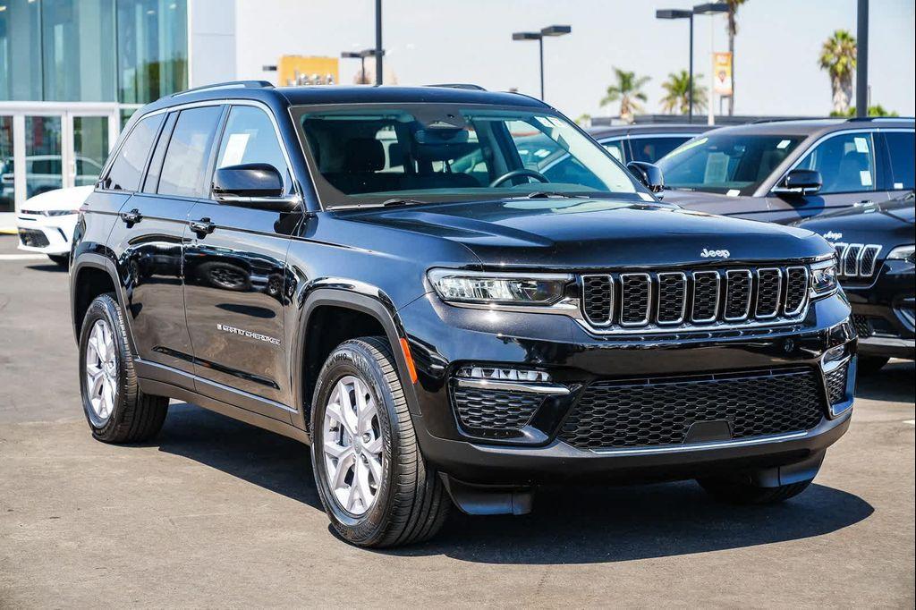 used 2022 Jeep Grand Cherokee car, priced at $31,423
