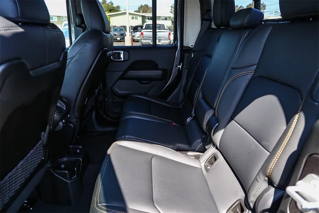 new 2025 Jeep Gladiator car, priced at $45,095