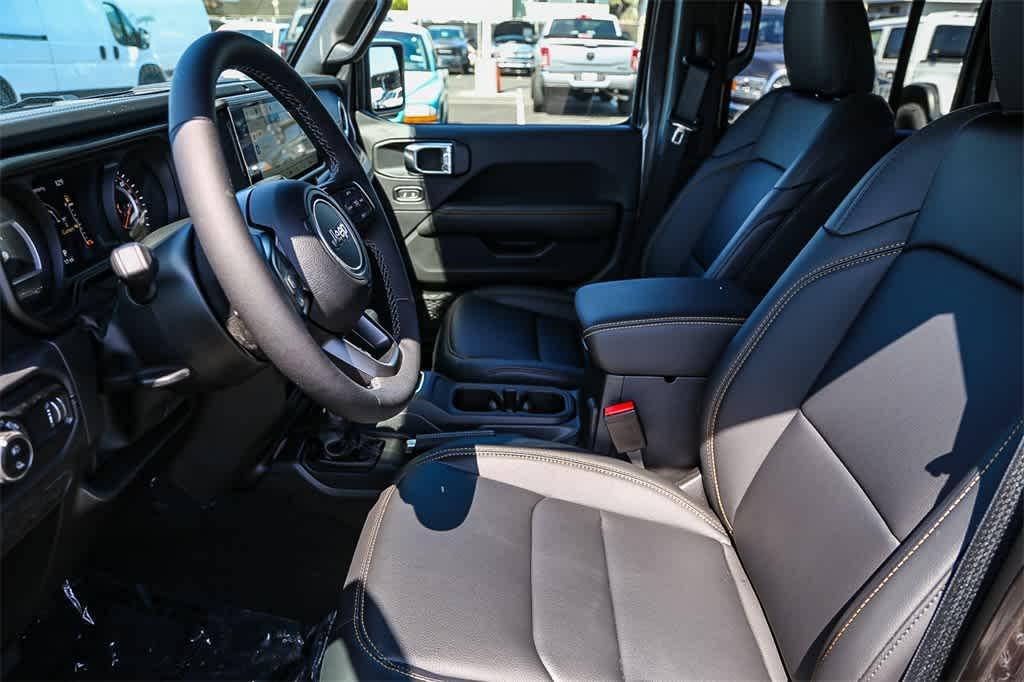 new 2025 Jeep Gladiator car, priced at $45,095