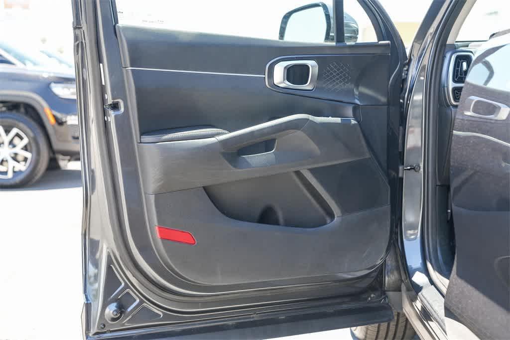 used 2023 Kia Sorento car, priced at $21,733