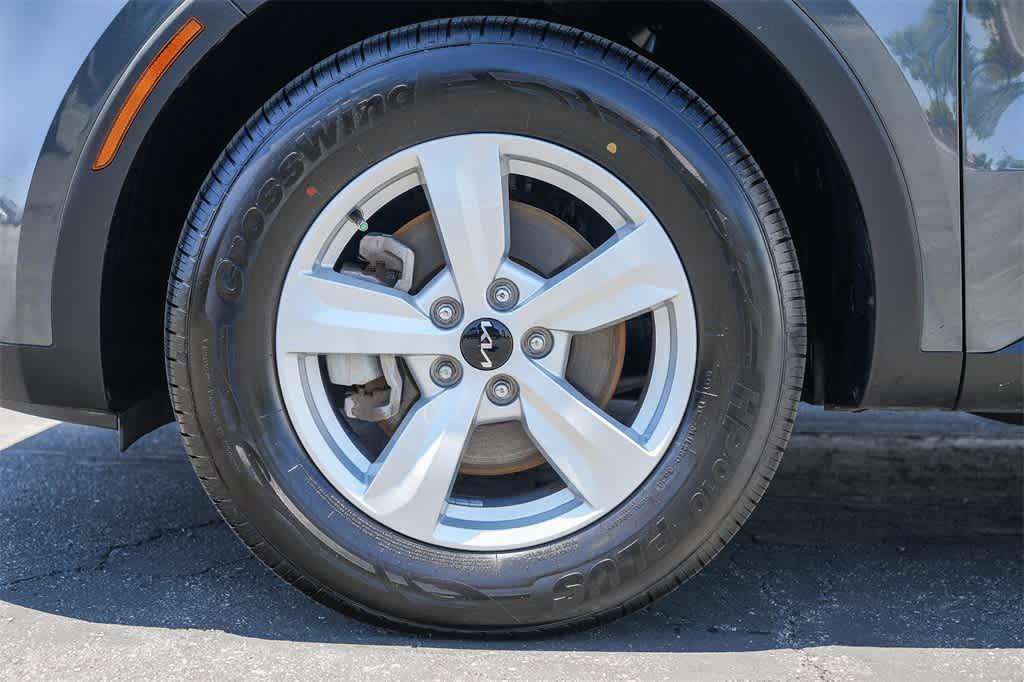 used 2023 Kia Sorento car, priced at $21,733