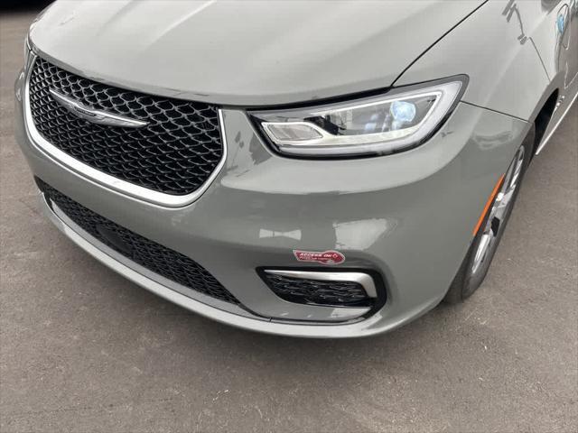 used 2023 Chrysler Pacifica car, priced at $39,972