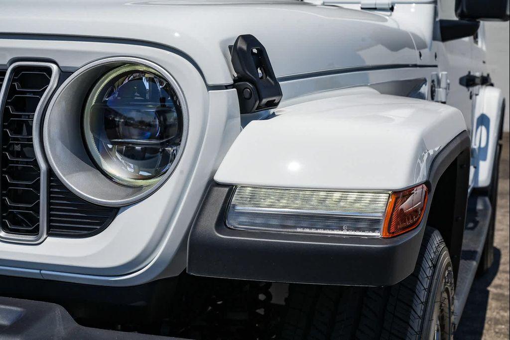 new 2025 Jeep Wrangler car, priced at $45,530