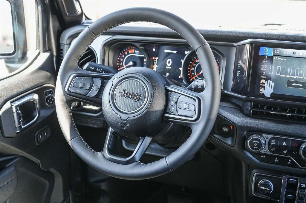 new 2025 Jeep Wrangler car, priced at $40,970