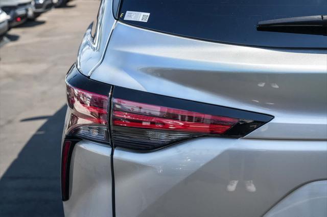 used 2022 Toyota Sienna car, priced at $55,972