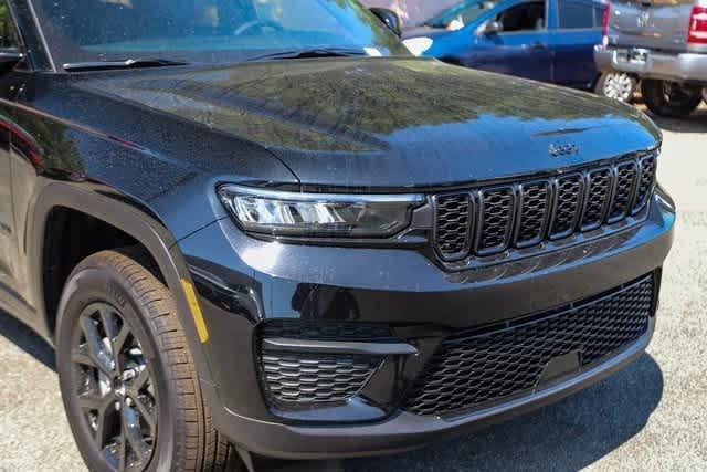 new 2024 Jeep Grand Cherokee car, priced at $39,679