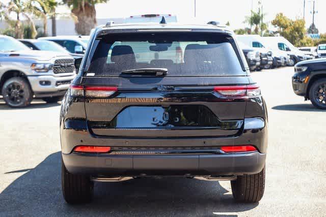 new 2024 Jeep Grand Cherokee car, priced at $41,179