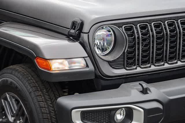 new 2024 Jeep Gladiator car, priced at $35,572